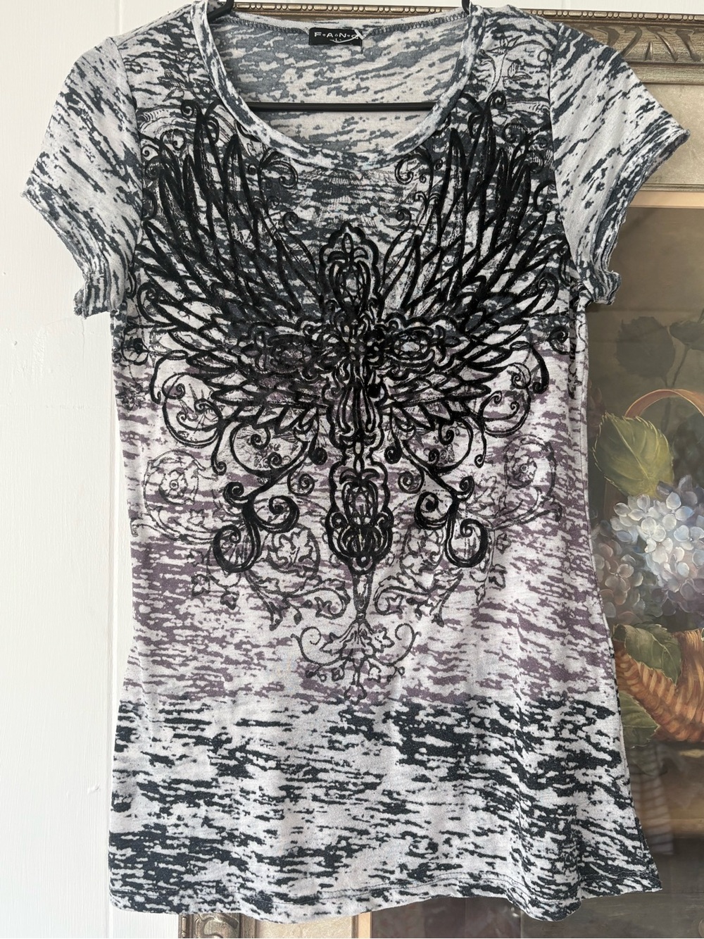 Y2K F.A.N.G. Womens L Angel Wings Graphic Tee Gray Black Goth Tattoo Grunge